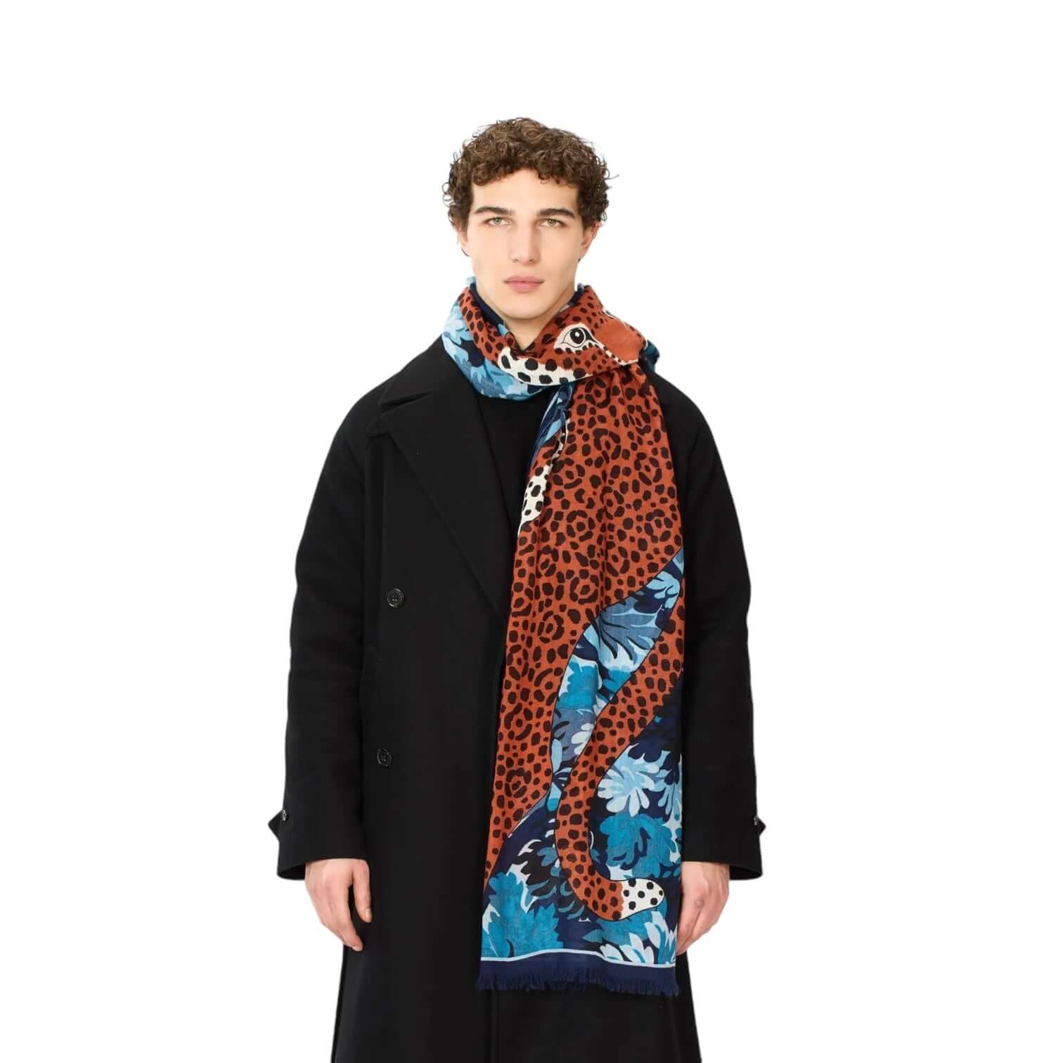 Sciarpa Mike Blu, comoda e leggera, che arricchisce il look con colori e disegni creativi.