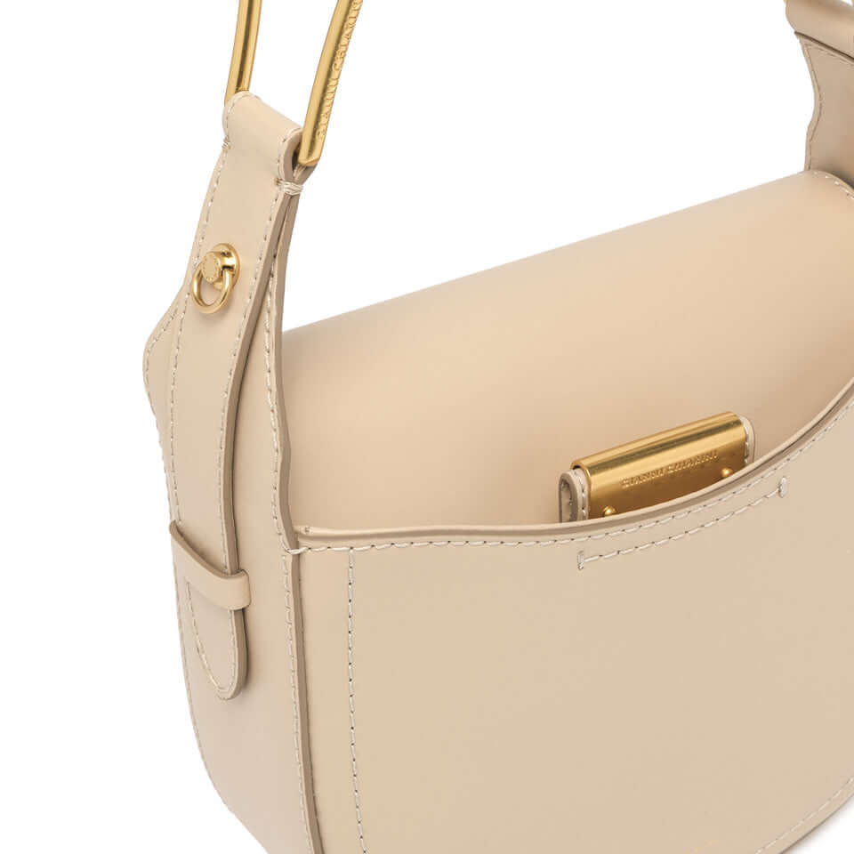 Close-up of the Sandy handbag by Gianni Chiarini, showing smooth leather and gold hardware details.