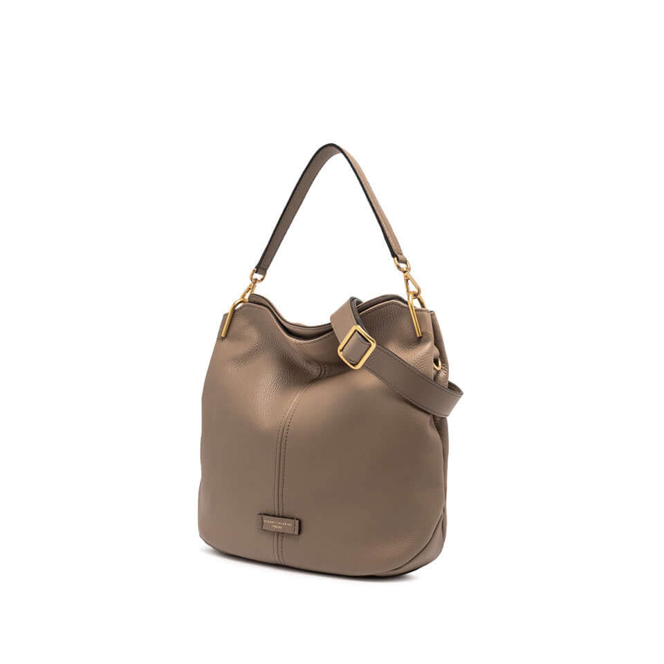 Leila shoulder bag in hammered leather by Gianni Chiarini, featuring minimal lines and gold metal accents.