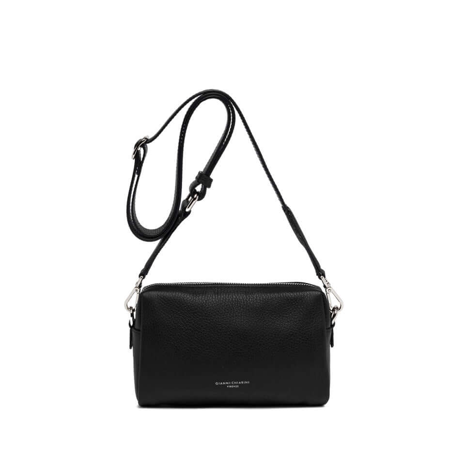 Borsa Deva in pelle martellata nera con tracolla removibile e chiusura zip.