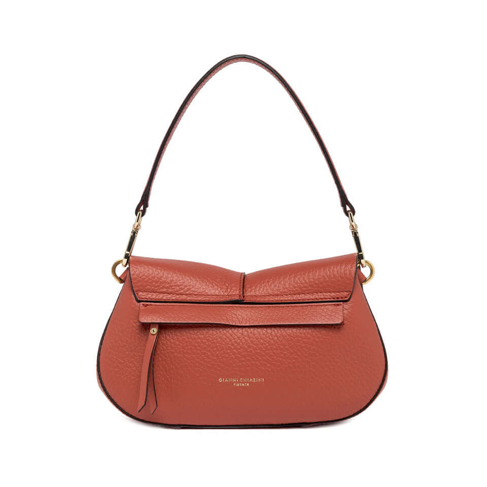 Gianni Chiarini Helena Round bag in textured leather, chic design with adjustable straps and double compartment.