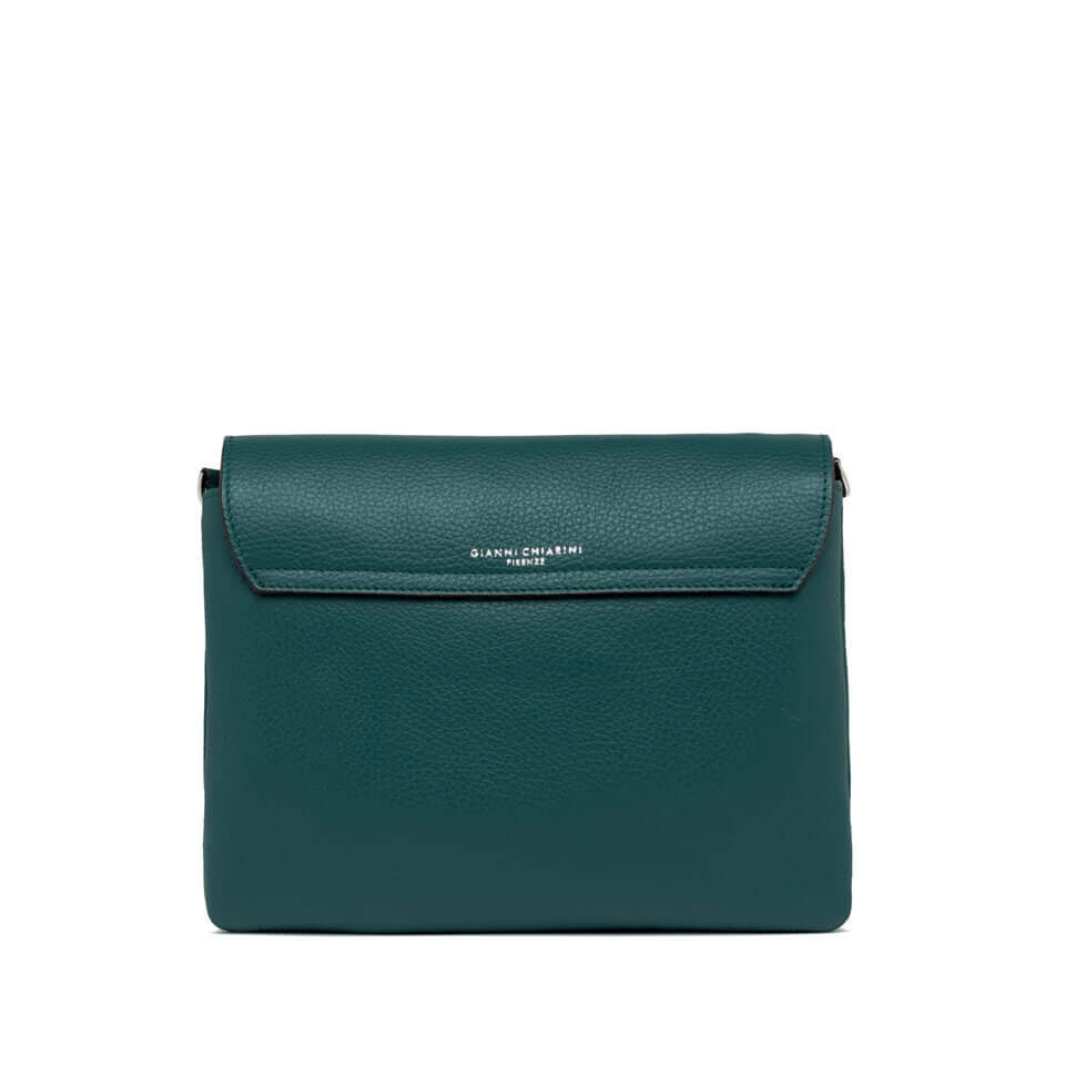 Borsa Three Gianni Chiarini in pelle martellata verde, elegante e versatile, ideale per outfit casual o serate. Dimensioni 25x22x5 cm.