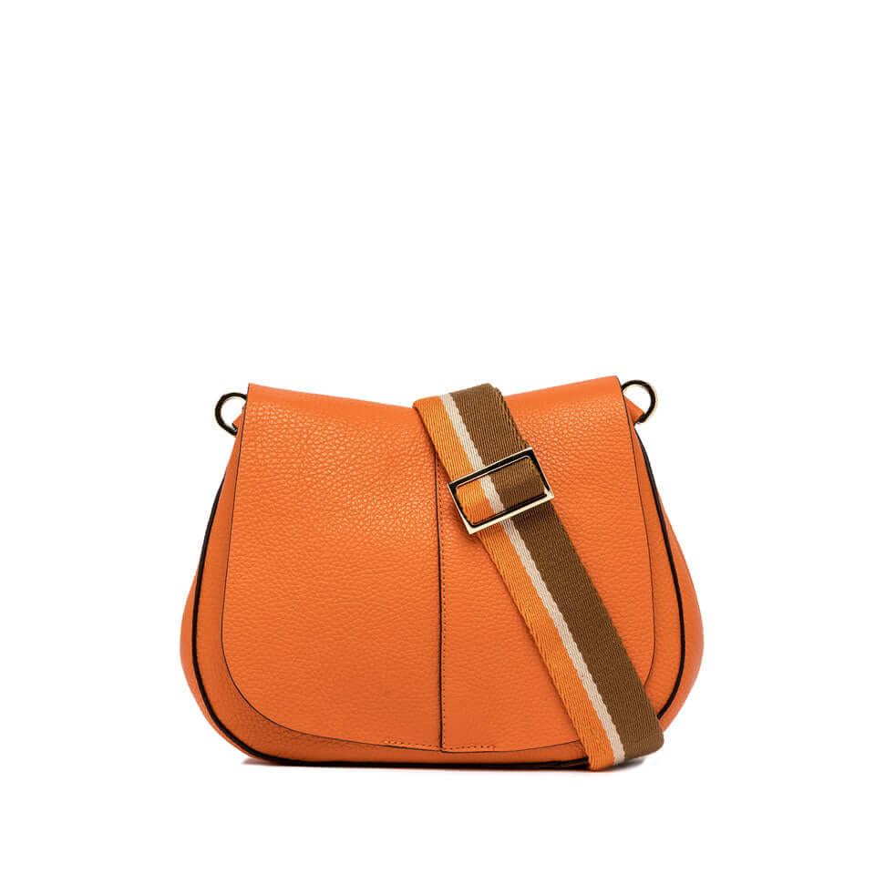 Helena Round orange crossbody bag with multicolor strap and magnetic closure, dimensions 26x21x9 cm.