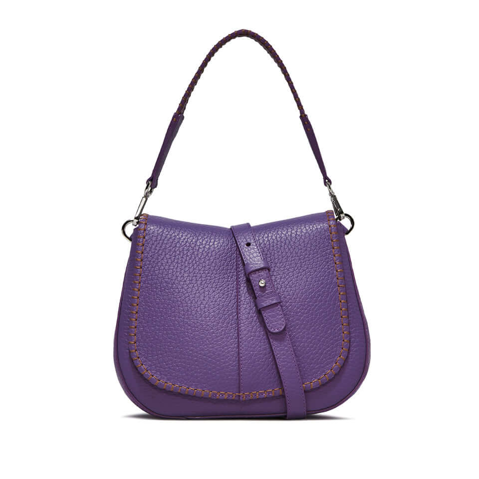 Helena Round purple handbag in hammered leather with visible stitching and adjustable strap, dimensions 26x21x9 cm.