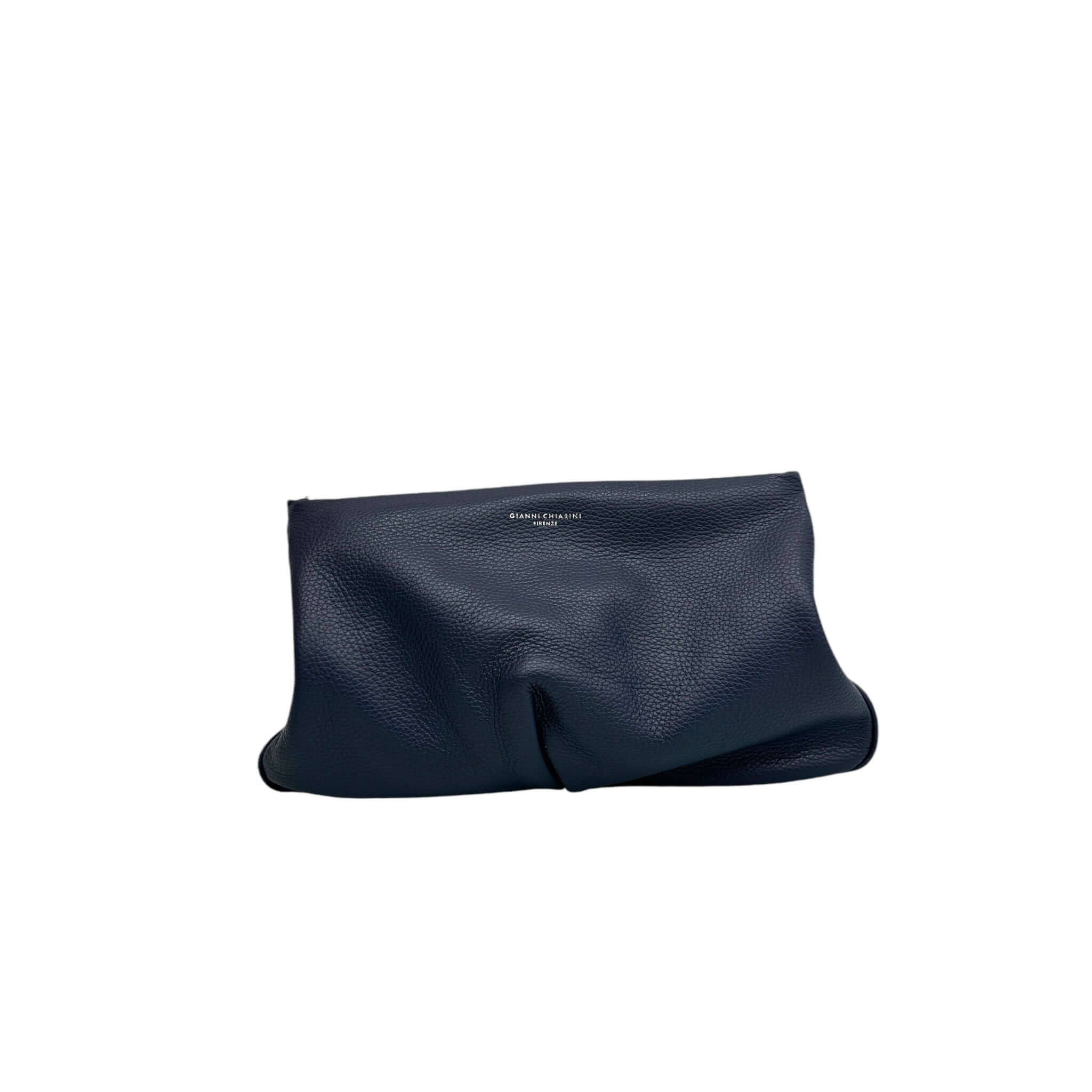 Celeste Deep Green Gianni Chiarini pochette, pelle con arricciatura, tracollina regolabile, elegante accessorio.