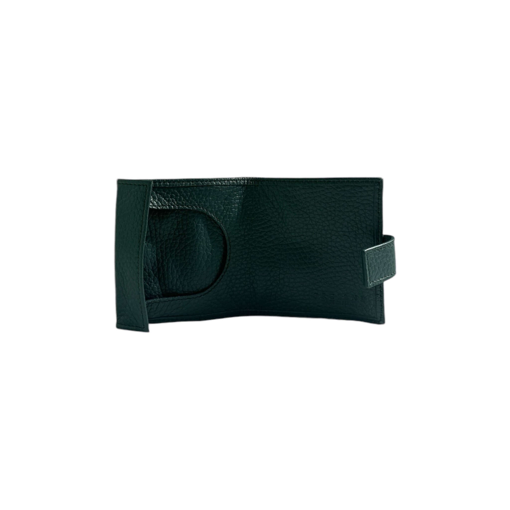 Portamonete Micron in pelle martellata verde, elegante e pratico, design artigianale italiano.