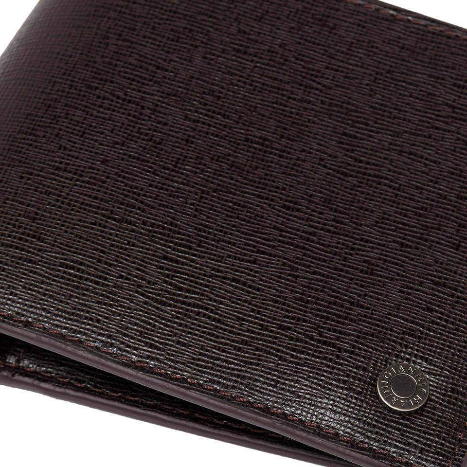 Portafoglio in pelle marrone scuro, scomparto per banconote e otto scomparti per carte, made in Italy.