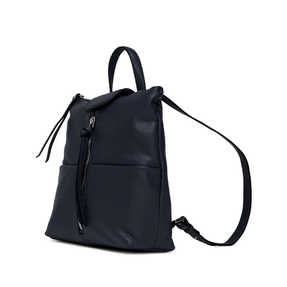 GIADA black leather backpack features adjustable straps, front zip pocket, and sleek design, ideal for everyday use.