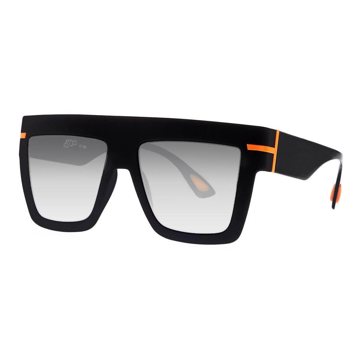 LEONARDO C3 occhiali oversize dal design glamour e cool per un look d'impatto.