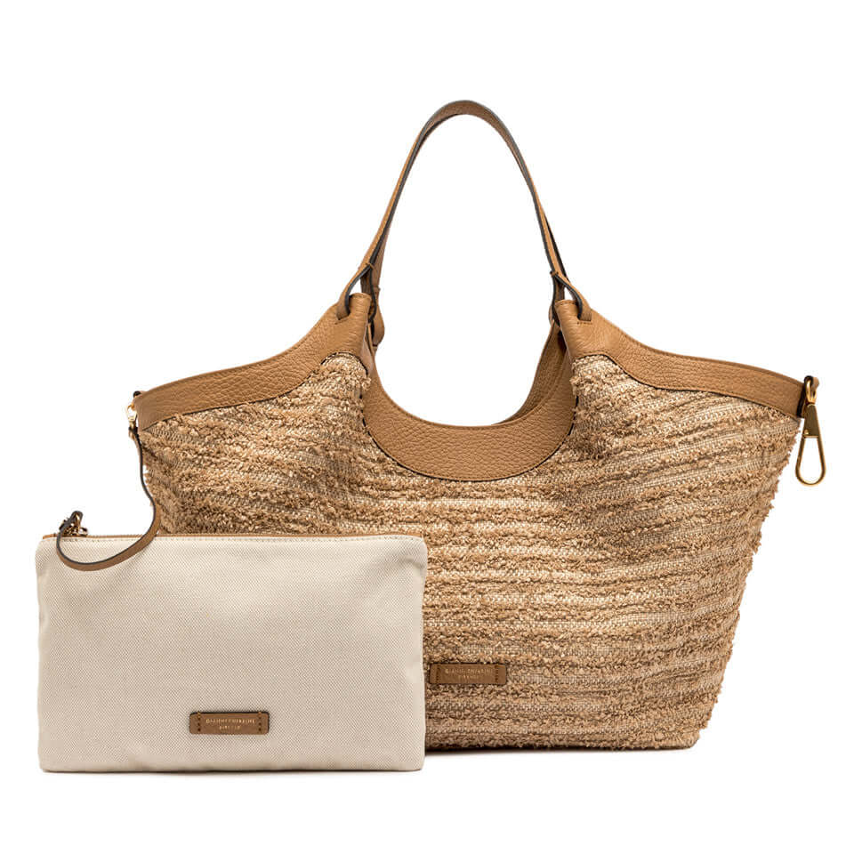 DUA brand straw bag with leather accents and coordinating zip pouch, perfect for elevating any outfit.