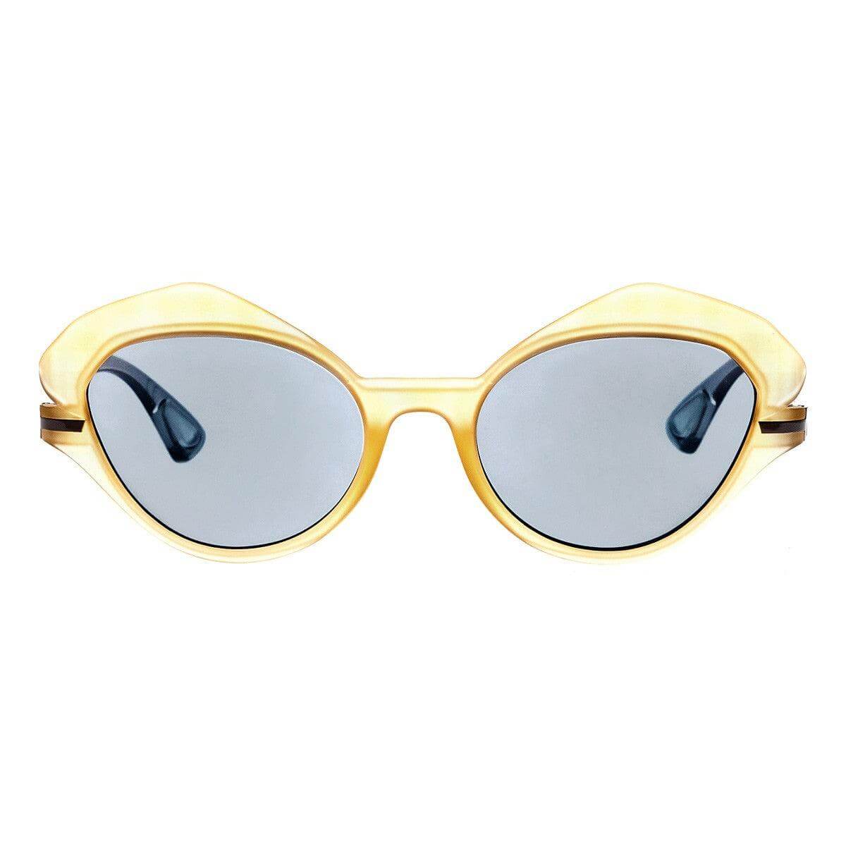 Occhiali ELISA C4 con montatura in plastica traslucida gialla e lenti grigie, stile vintage e chic.