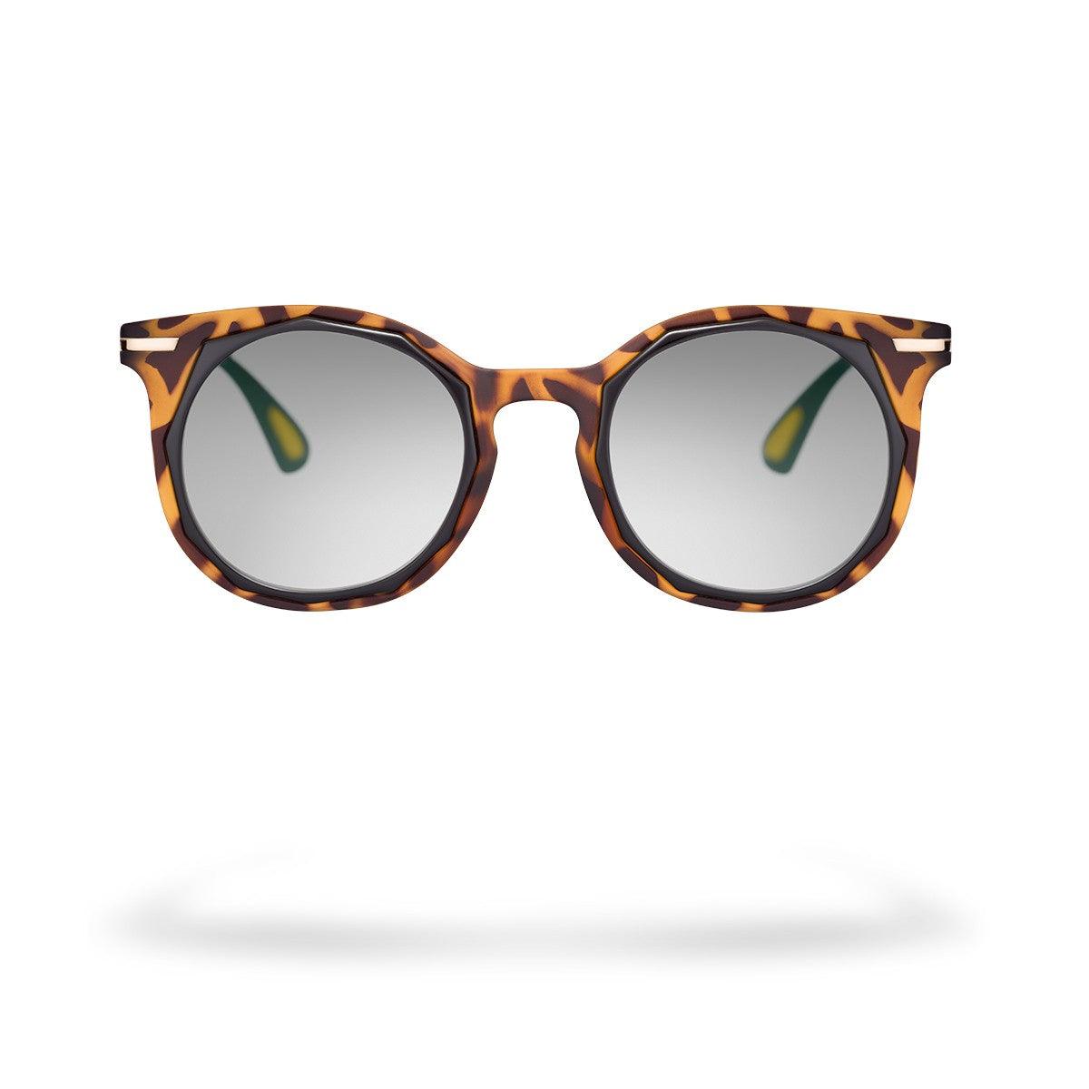 Occhiali GAIA C5, design innovativo con montatura colorata e lente specchiata per uno stile unico.