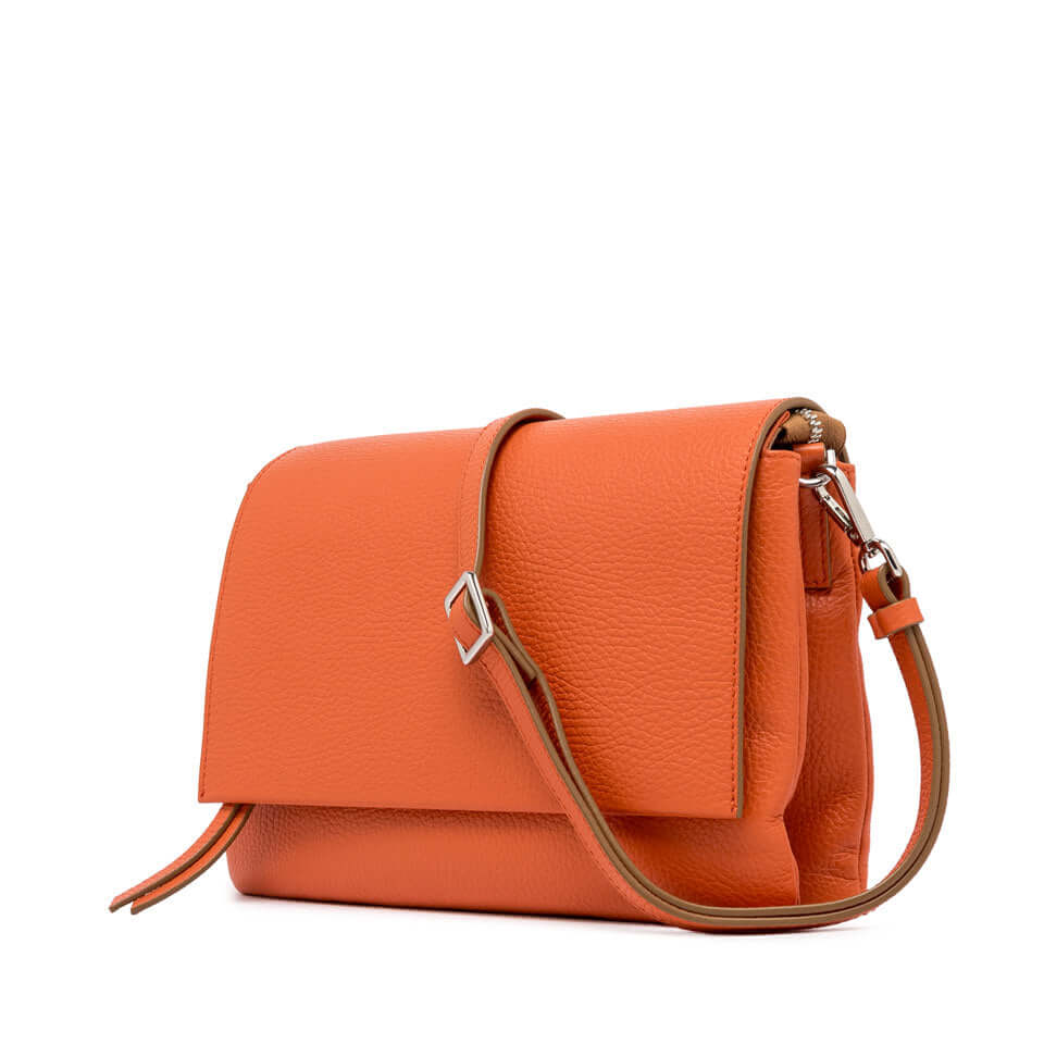 Borsa Three Gianni Chiarini Firenze in pelle martellata arancione con tracolla in pelle.