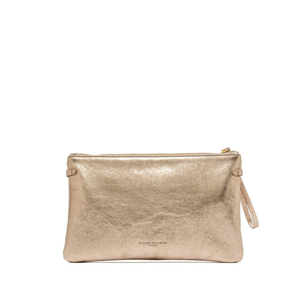 Clutch Hermy di Gianni Chiarini in pelle martellata, elegante e versatile, perfetta per ogni occasione.