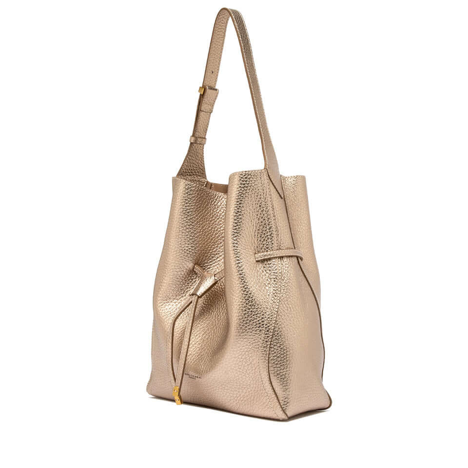Borsa SIENNA by Gianni Chiarini in pelle gold, design morbido e chic perfetta per look casual e raffinati.