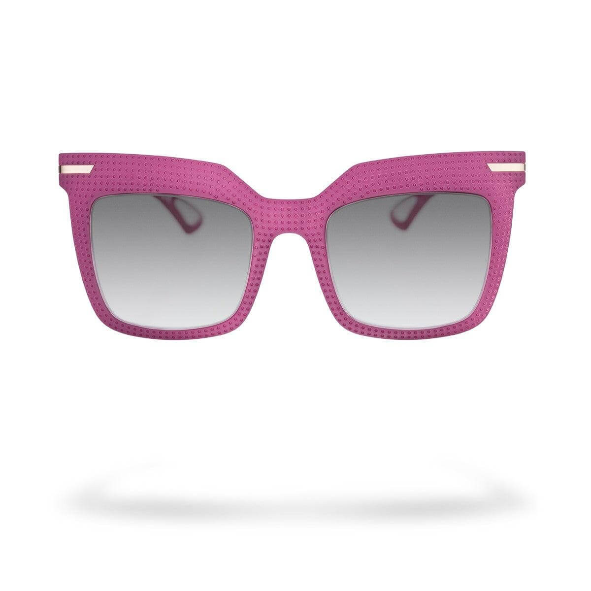 SILVIA C6 - Occhiali da sole fucsia con forma a gatto, lenti sfumate, eleganza e stile contemporaneo.