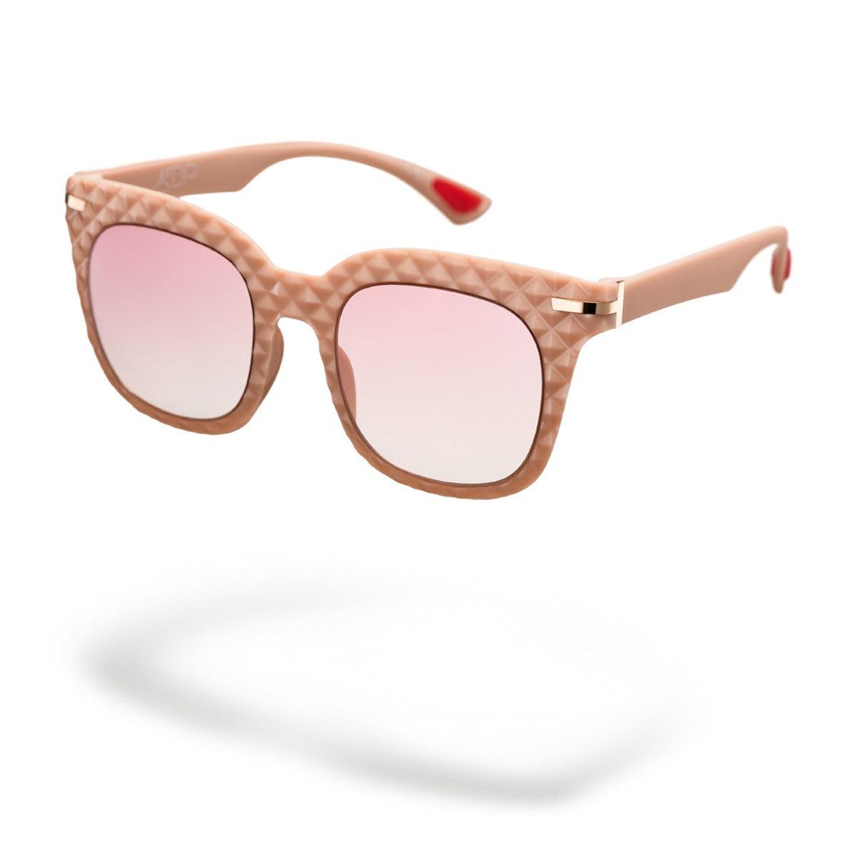 Occhiali da sole MARIANNA C1 Alessandro Del Piero, forma a gatto, lenti rosa sfumate e texture geometrica.