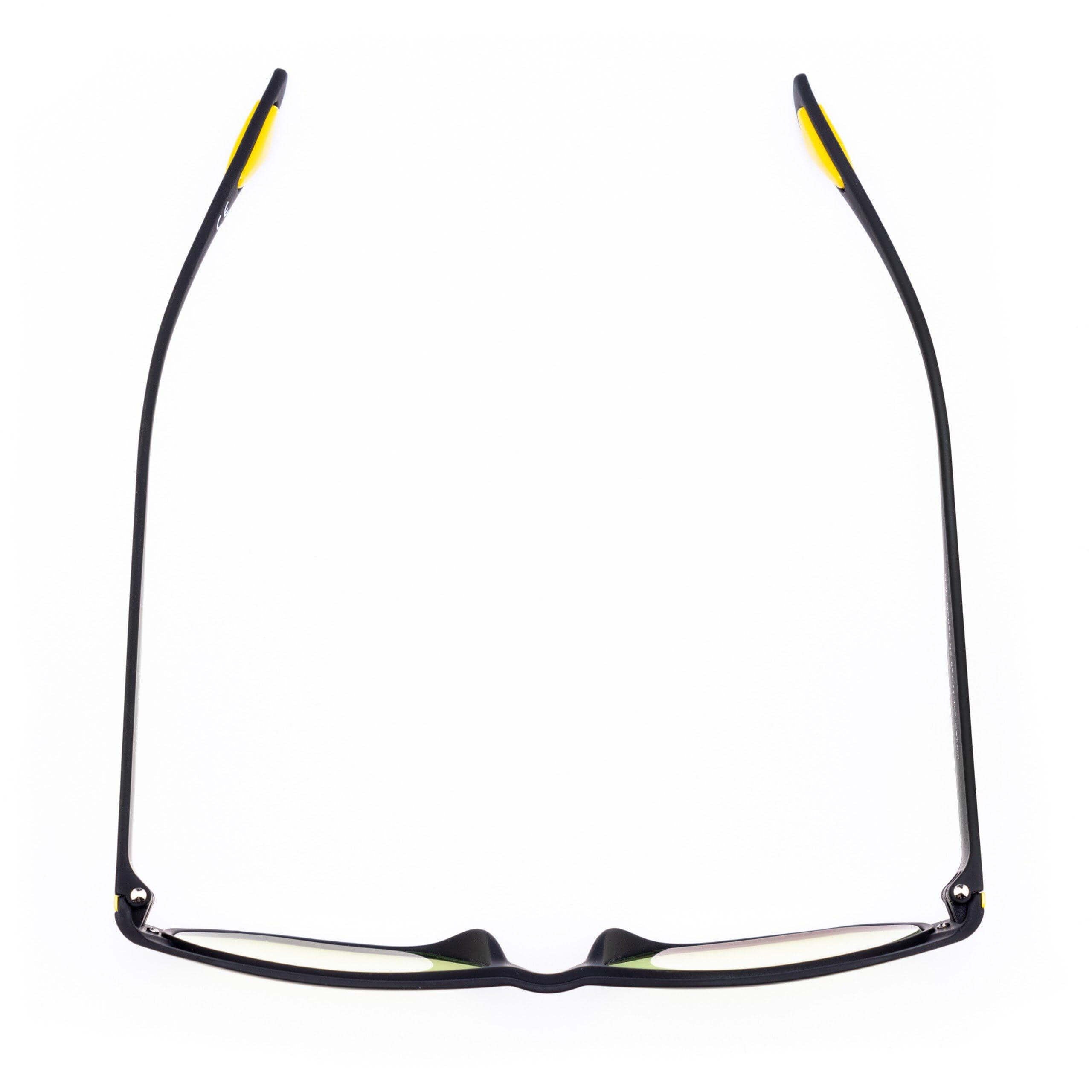 Occhiali da sole MERYL C3 di Alessandro Del Piero, montatura nera con terminali gialli, stile retrò.