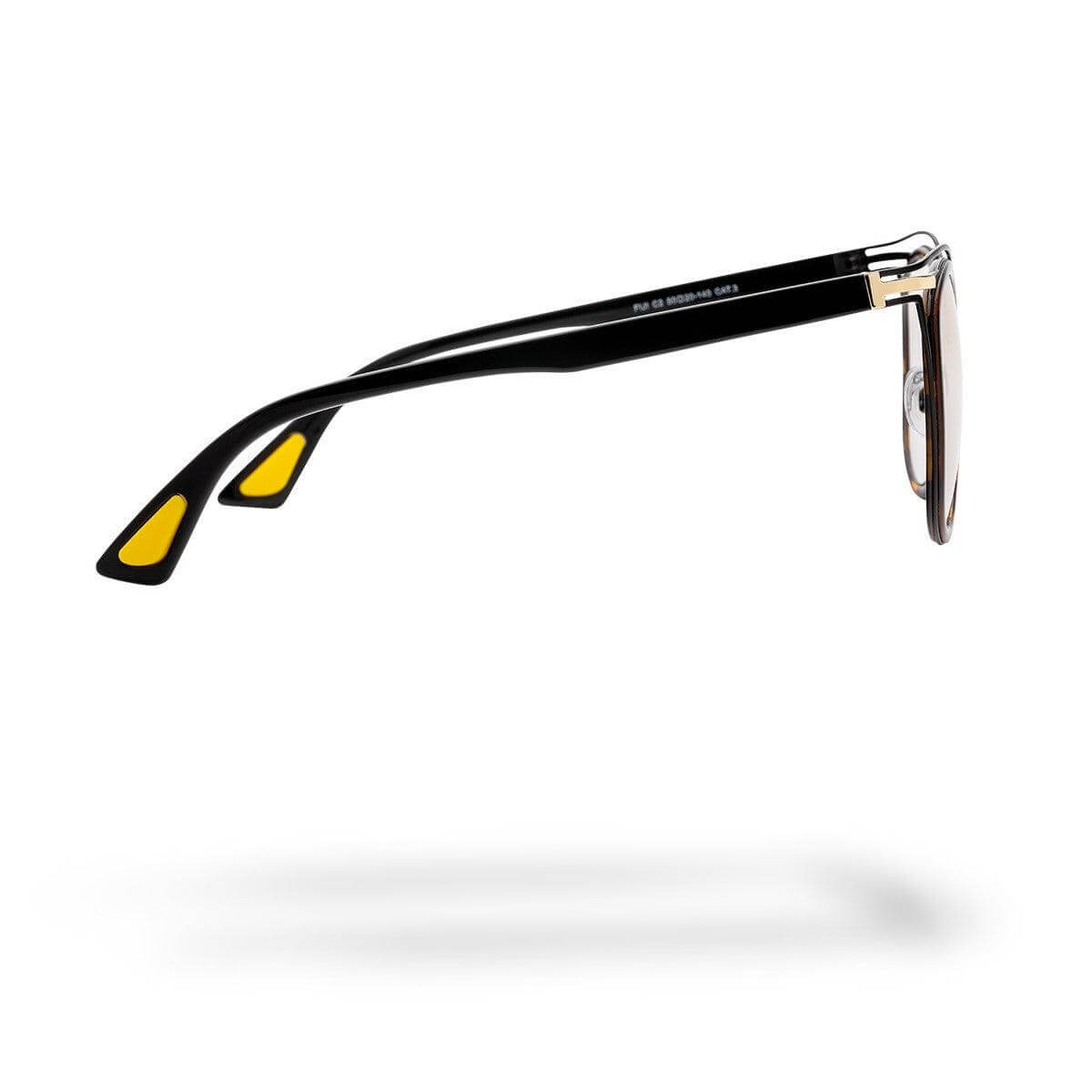 Occhiali eleganti FIJI C2 con stanghette nere e dettagli gialli, design sofisticato e impattante.