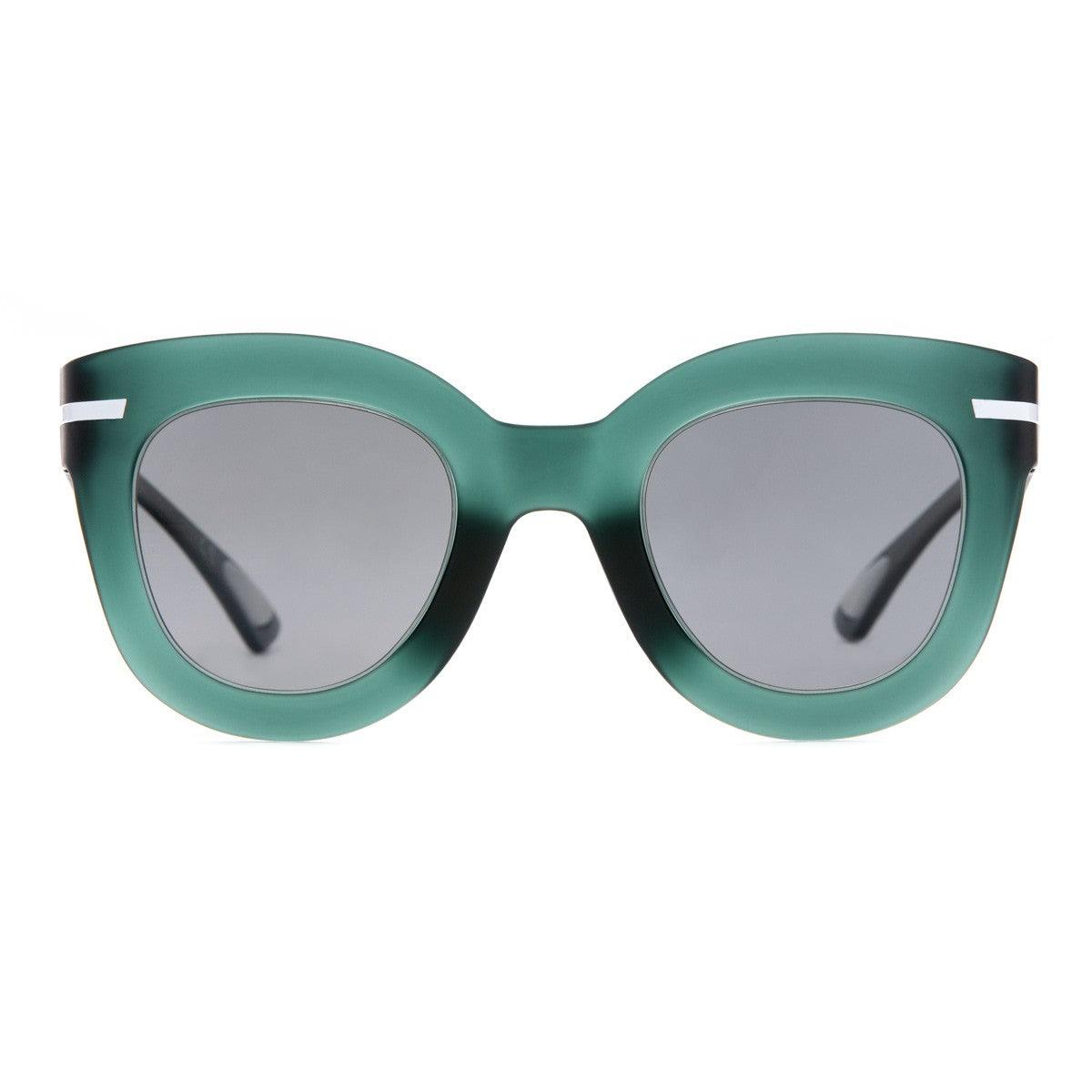 NICOLE C25 occhiali da sole oversize in verde soft touch crystal con design a gatto elegante e audace.