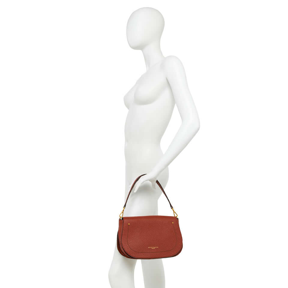 OLGA, daily bag by Gianni Chiarini, made of maxi grain leather, practical with removable shoulder strap.