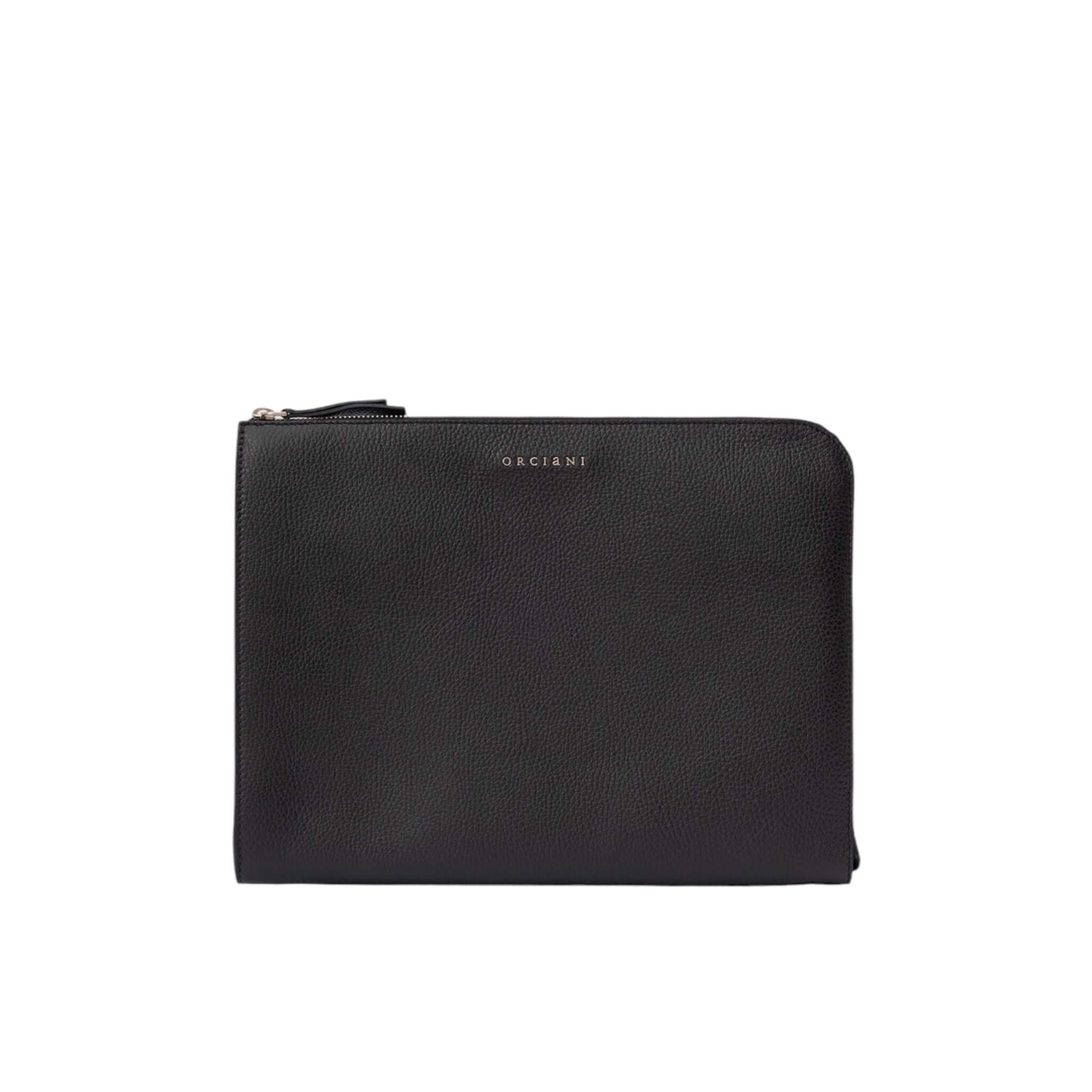 Portadocumenti Micron in pelle nera con zip, eleganza e funzionalità per uomini professionisti.