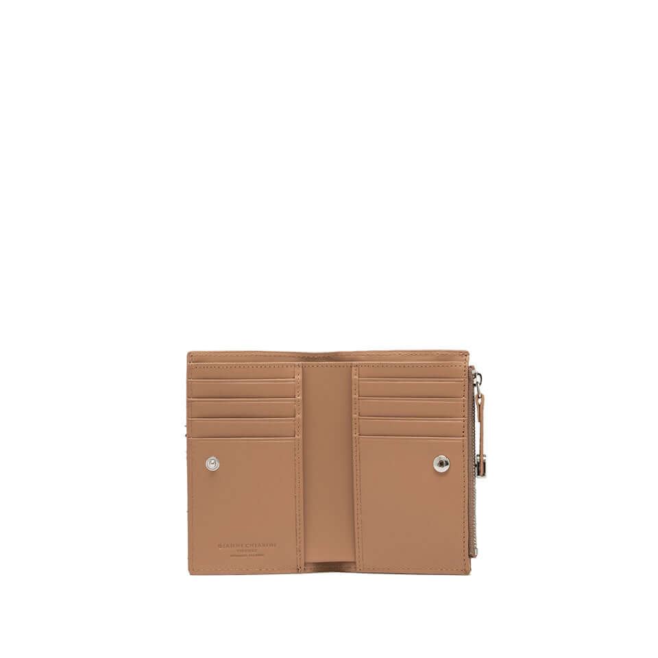 PORTAFOGLIO Gianni Chiarini in pelle grana maxi, eleganza compatta con zip e scomparti interni per organizzazione.