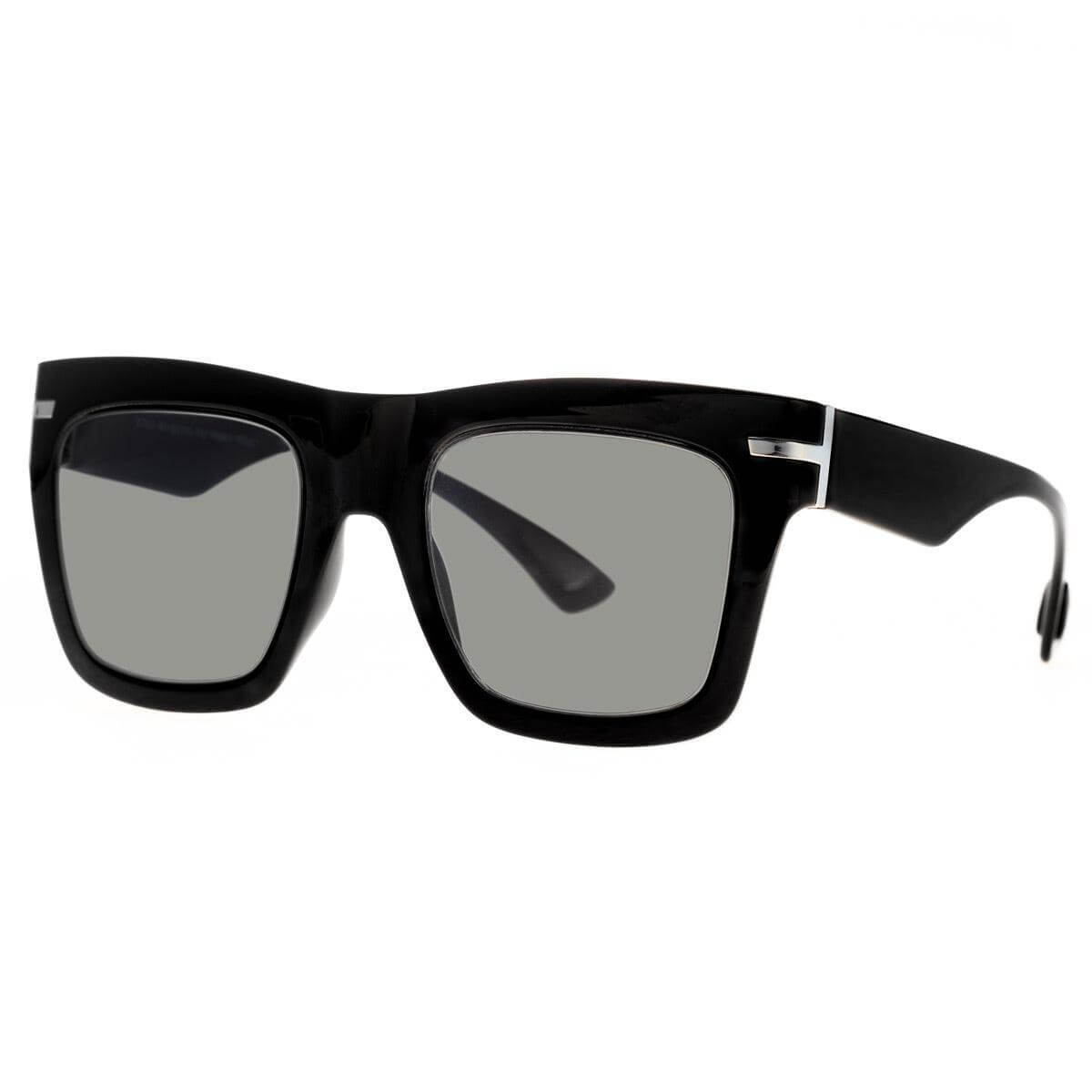 ROBERT C17 occhiali da sole da uomo con montatura nera e lenti grigie, stile elegante e grintoso.