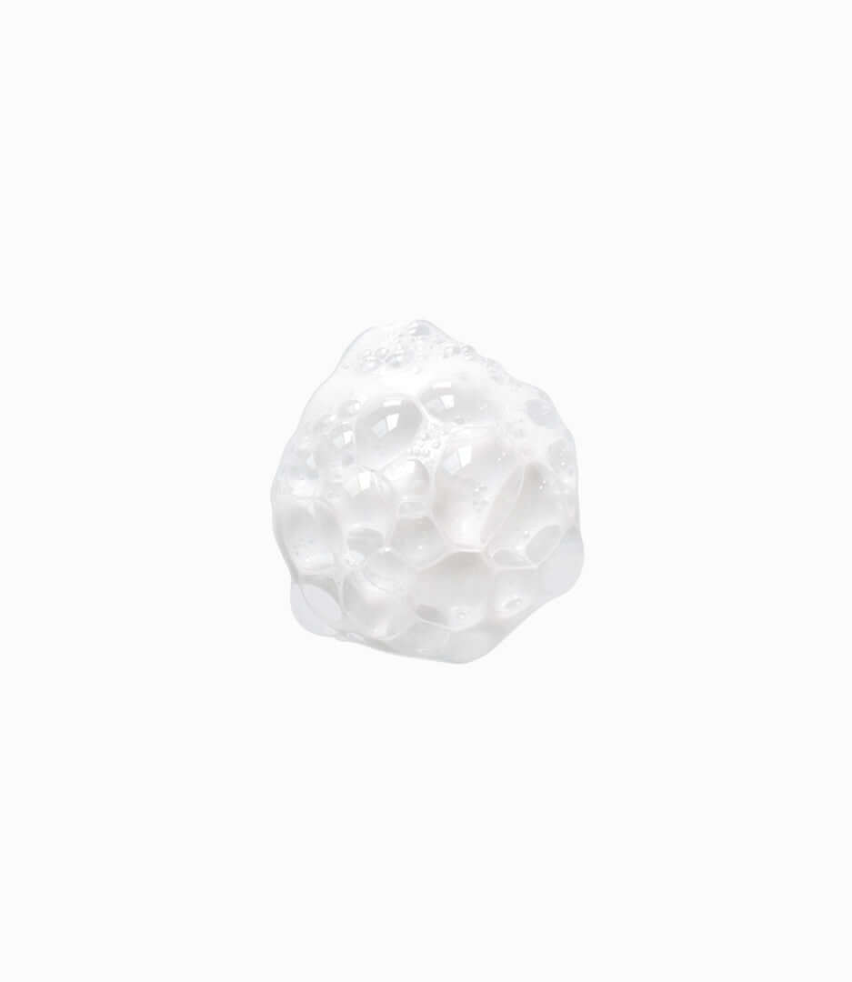 Sapone detergente viso e corpo, formulato con ingredienti naturali e olio essenziale di cipresso, per una pulizia delicata.
