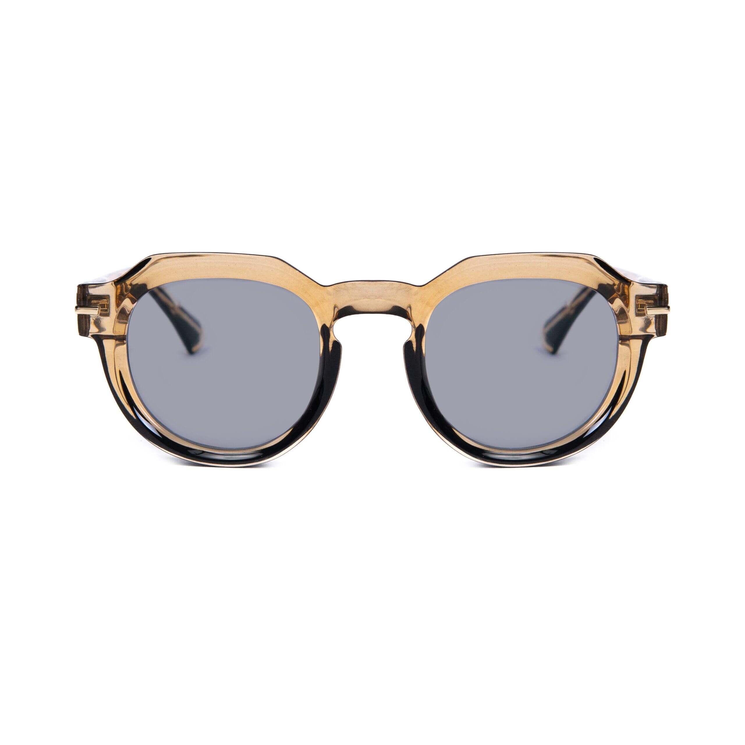 Occhiali SUNNY ISLAND C11 con frontale ambra trasparente e lenti scure, design contemporaneo di AirDP.