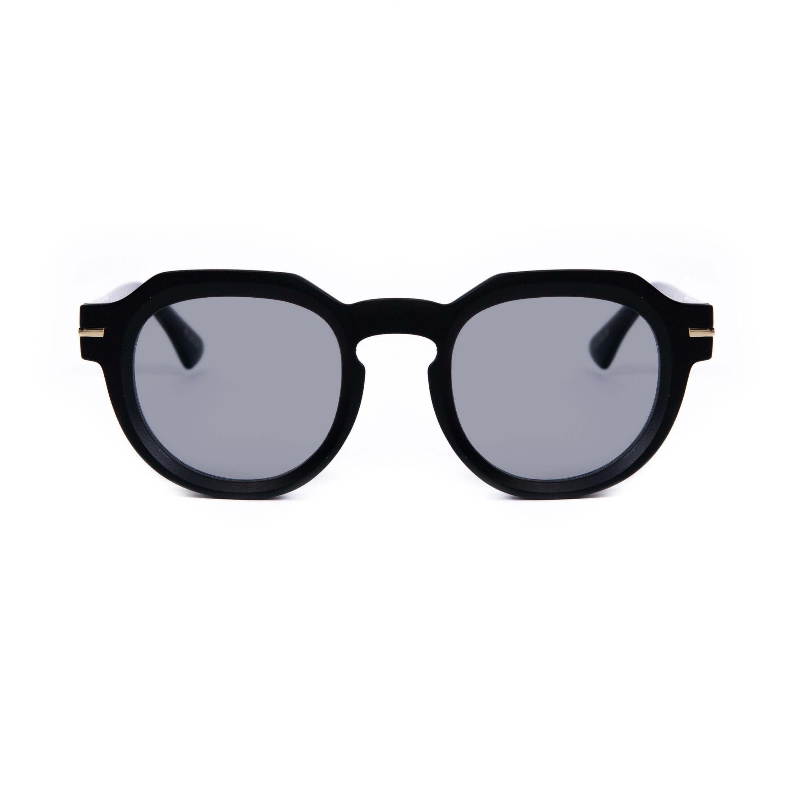 Sunny Island C33 sunglasses with bold black frame and gray lenses, unisex design from AirDP.