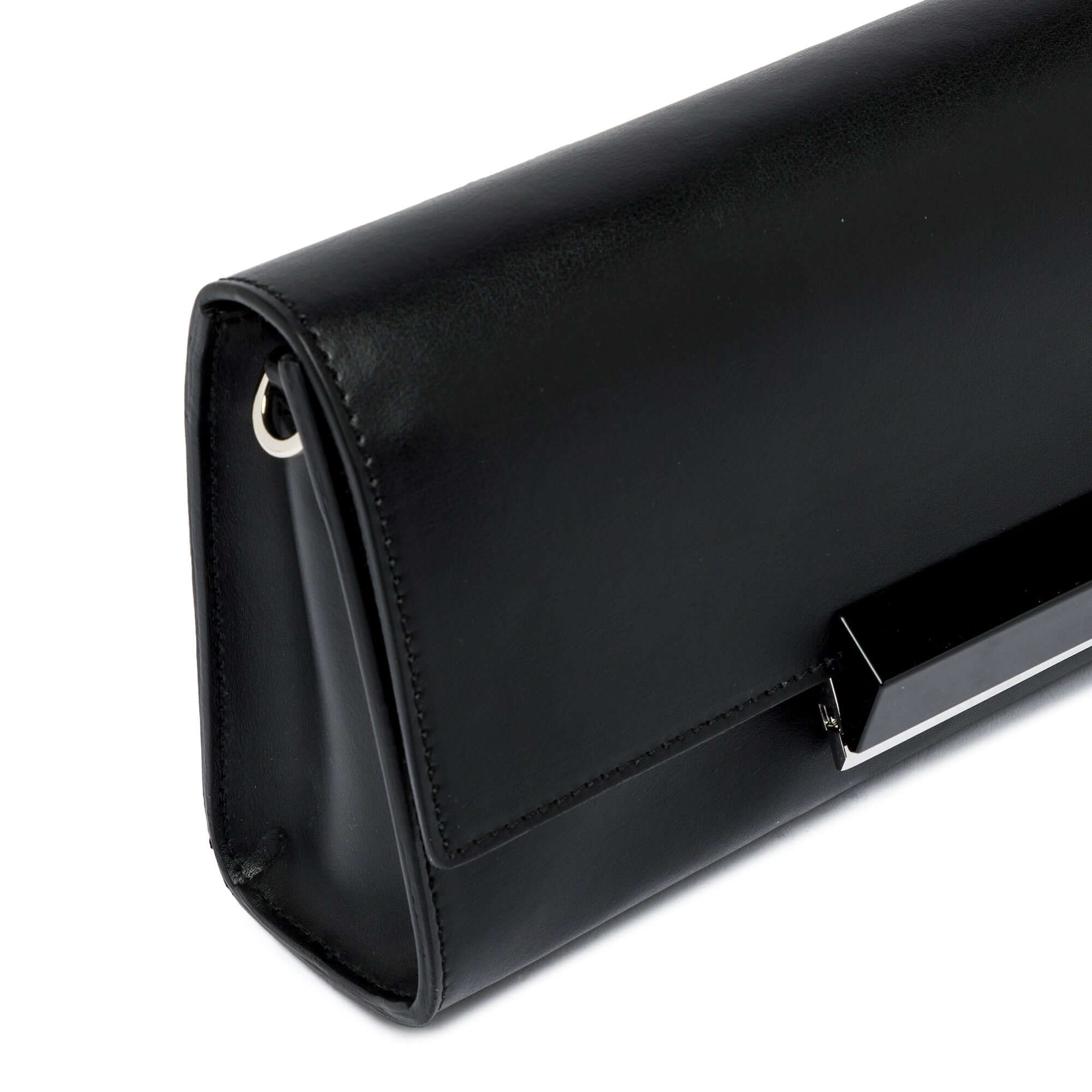 Clutch Lily by Gianni Chiarini, smooth leather, snap closure, removable shoulder strap, dimensions 27x13x8 cm.