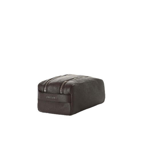 Beauty case in pelle martellata, due comparti, chiusure zip, finiture palladio, made in Italy.