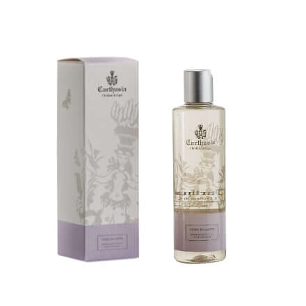 Fiori di Capri Bagno Schiuma in elegant packaging, offering gentle cleansing with natural extracts, 250 ml.