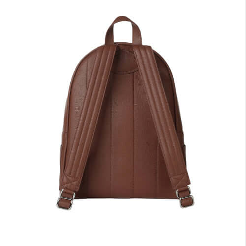 Zaino Micron in pelle marrone con tracolle regolabili e design elegante, made in Italy.