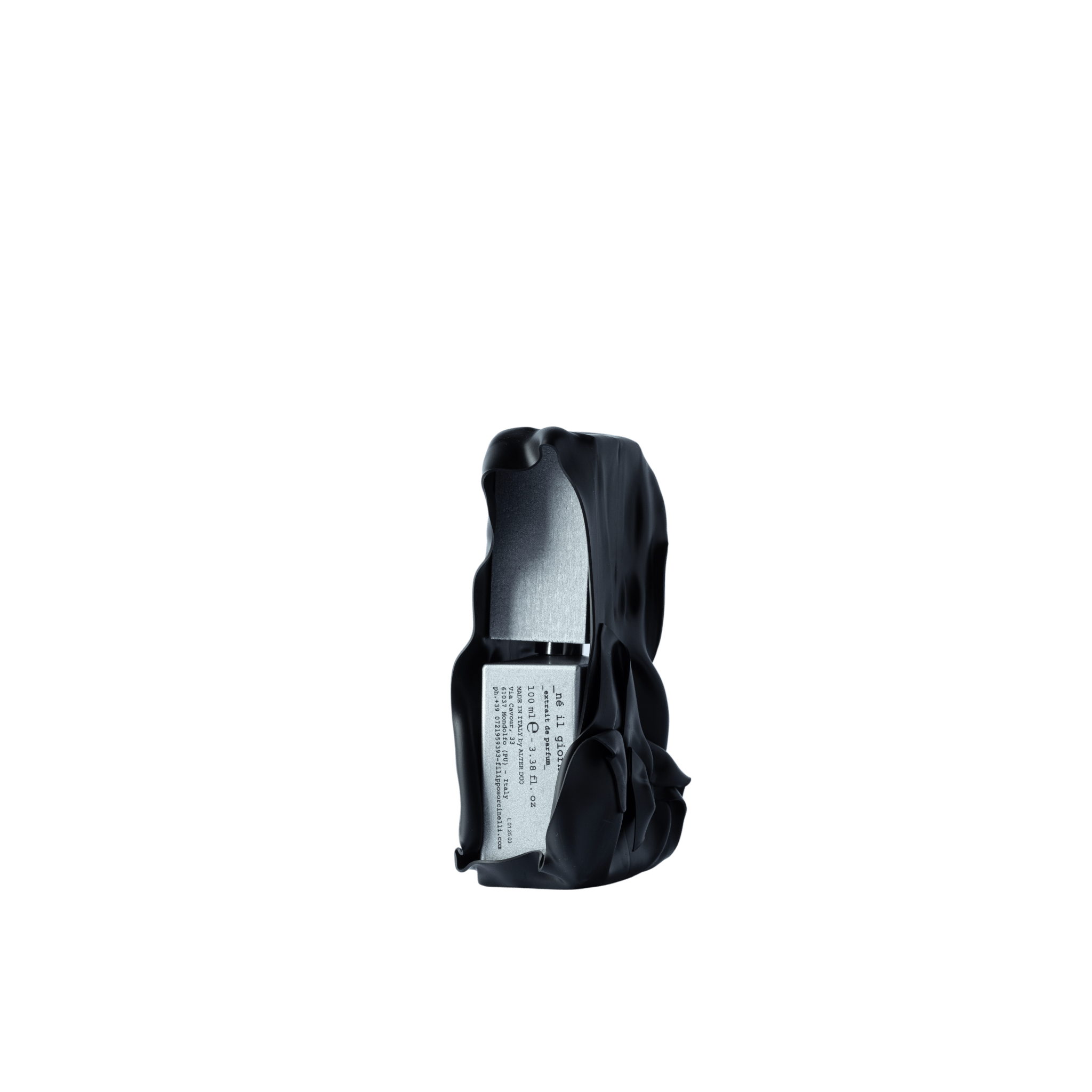 Profumo intenso Né il Giorno Né l'Ora, collezione UNUM, in una bottiglia avvolta da un materiale nero.