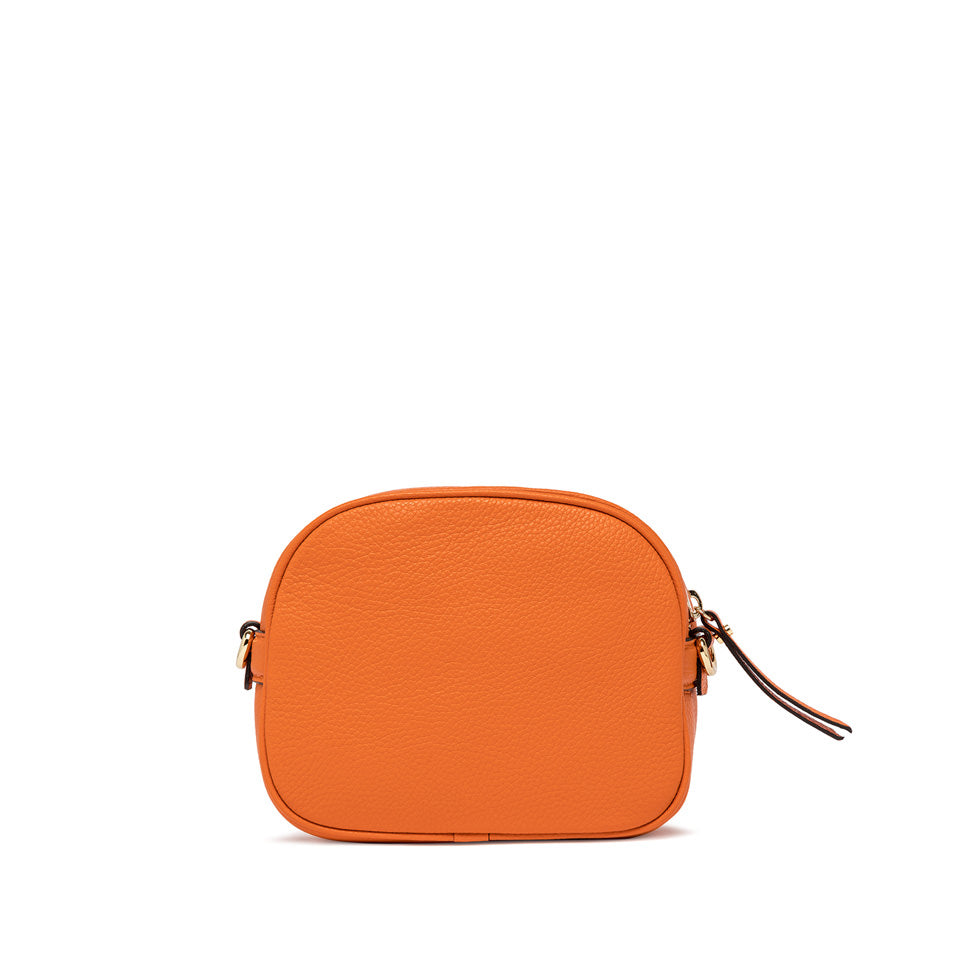 La Nina orange crossbody bag by Gianni Chiarini, featuring a zip closure and trendy design, dimensions 21x17x7 cm.