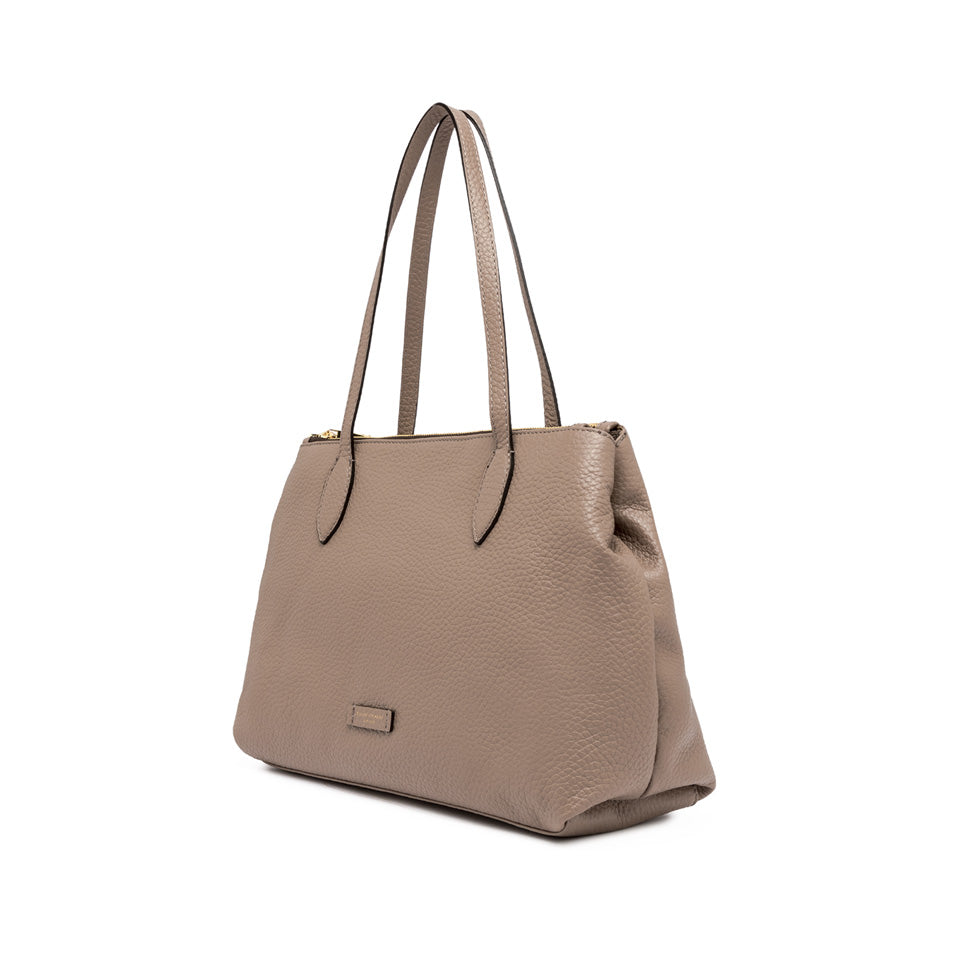 Mara shopping bag in soft maxi-grain leather, elegant design with double zip closure and spacious compartments.