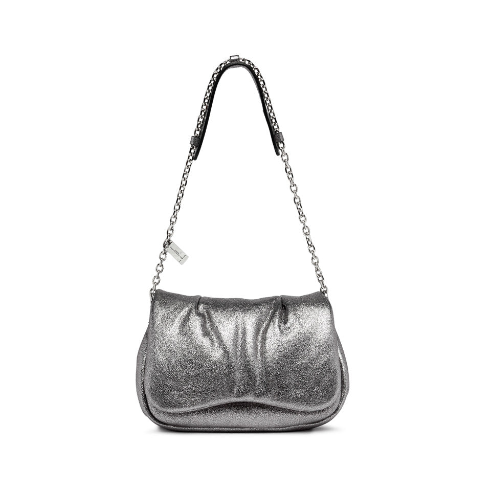 Glenda silver laminated leather handbag with chain strap, perfect for a chic night out, dimensions 23x13x8 cm.