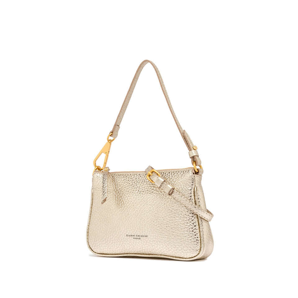 Elegant Brooke handbag by Gianni Chiarini Firenze, made of premium maxi grain leather, featuring a zip closure and removable handle.