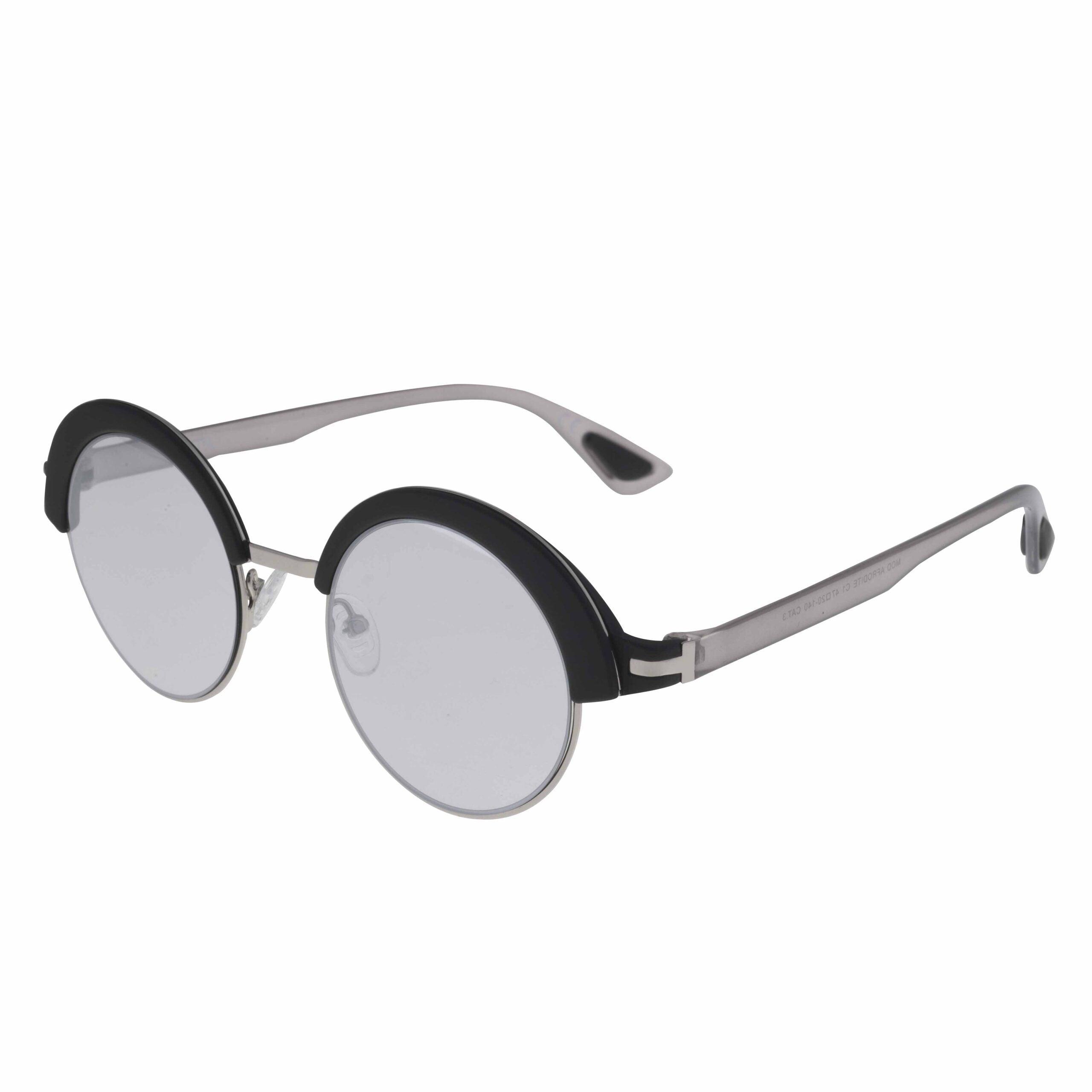 Occhiali AFRODITE C1 con montatura nera e lenti fotocromatiche grigie, design elegante e unisex.