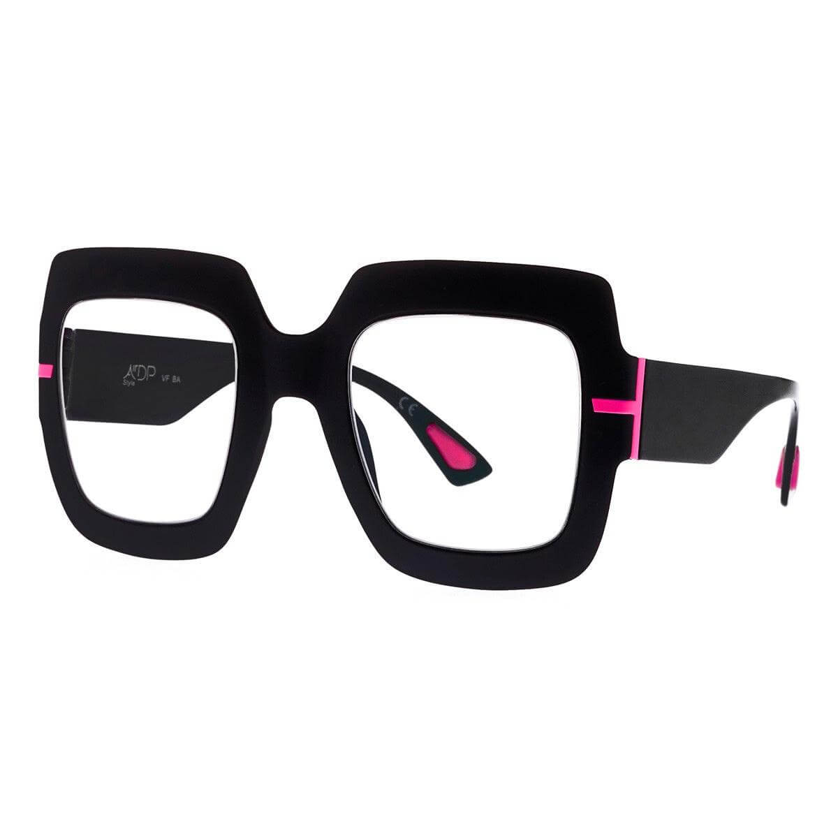 Occhiali JENNIFER C1, modello oversize con dettagli in gomma, stile glamour e cool per un look d'impatto.