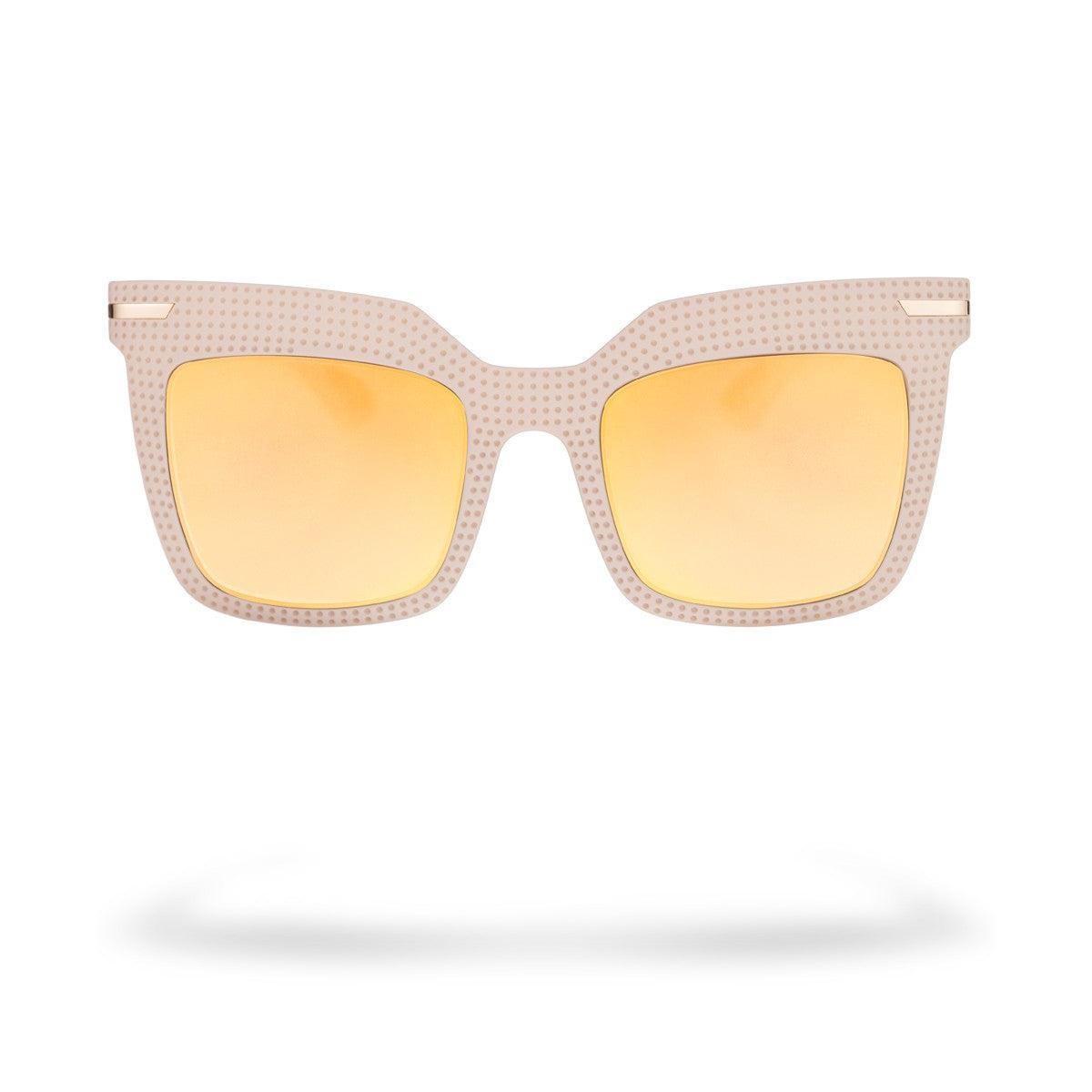 SILVIA C3 occhiali da sole in beige soft touch con lenti gialle, moda retrò e design elegante.