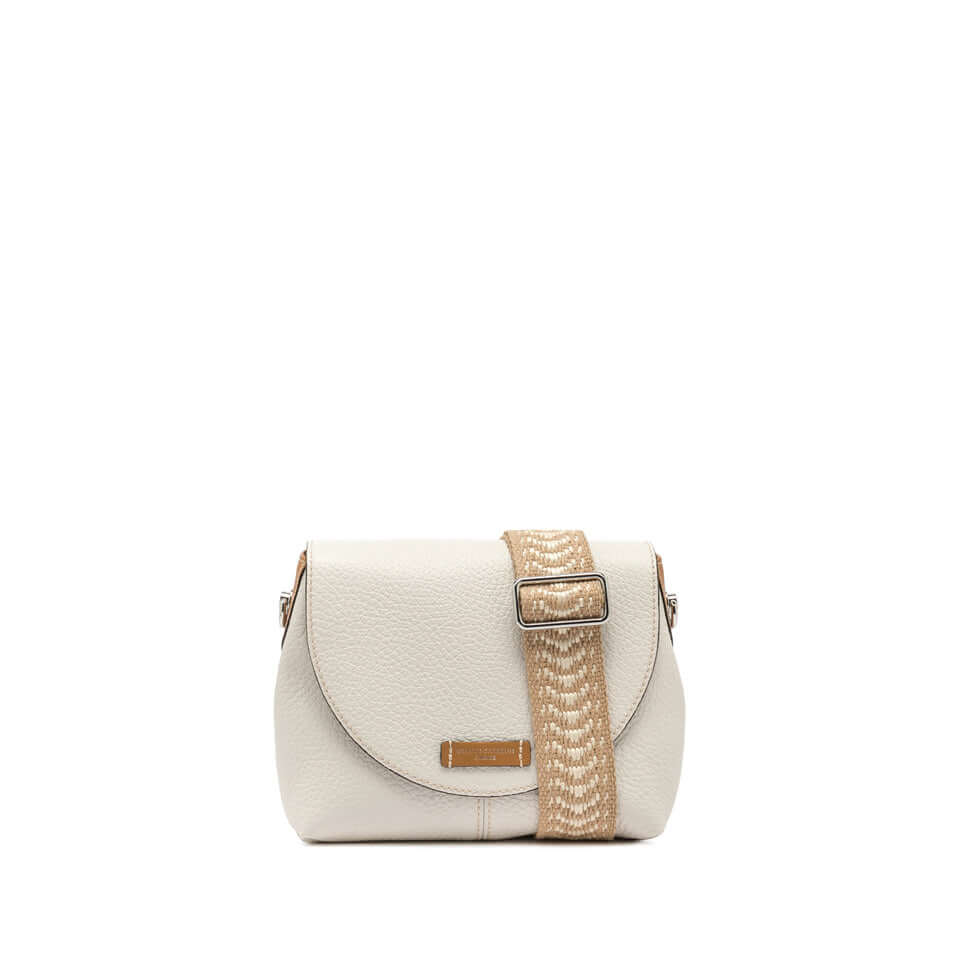 Alessandra by Gianni Chiarini Firenze, contemporary leather bag with stylish strap, dimensions 26x18x13 cm.