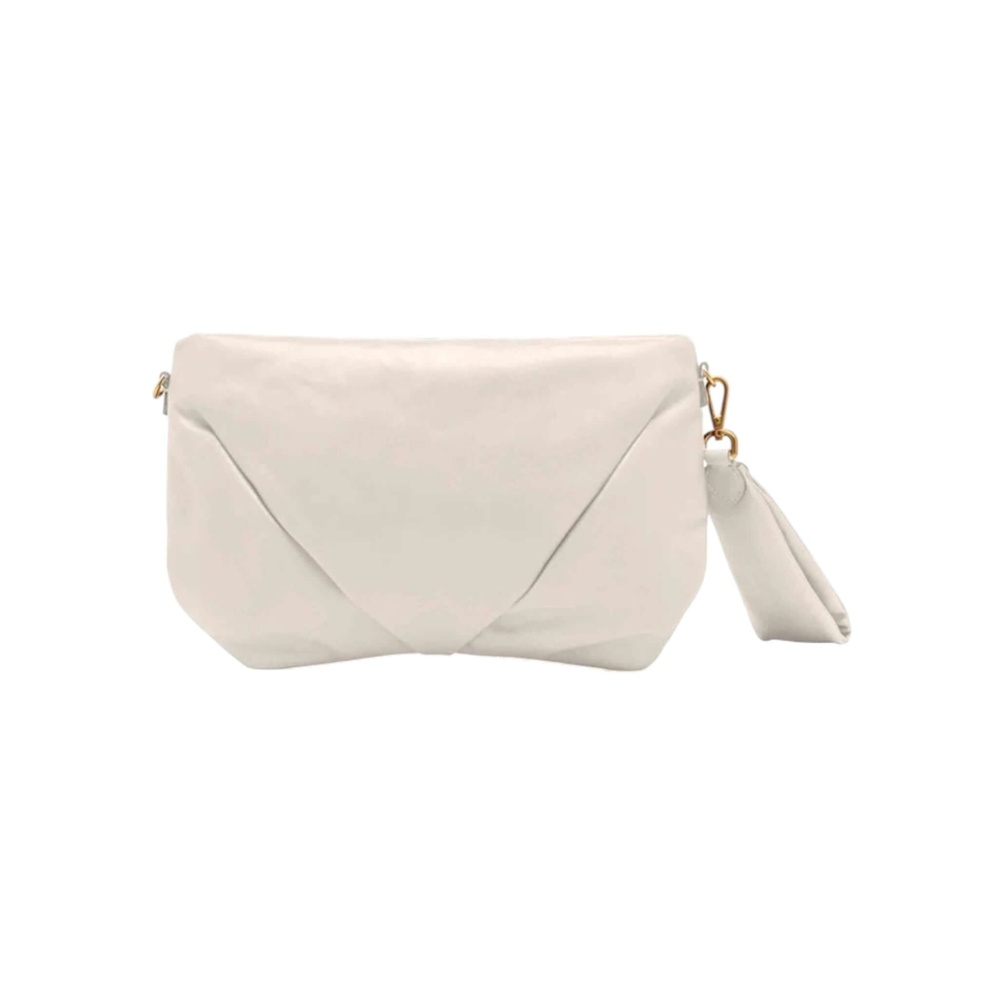 Moderna clutch serale bianca in morbida pelle liscia by Gianni Chiarini, design squadrato e tracolla in catena.