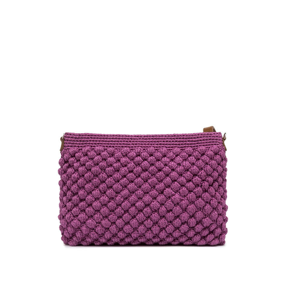 Bella pouch by Gianni Chiarini Firenze in bubble-textured fabric, zip closure, adjustable strap, purple color.