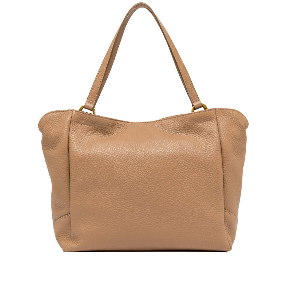 CECILE by Gianni Chiarini, minimalista bag in maxi grain leather with spacious interior and stylish handle.