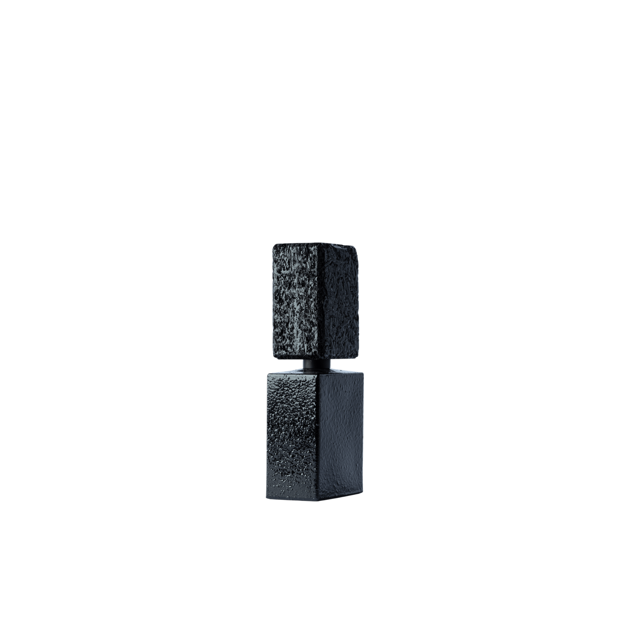 Flacone del profumo ENNUI NOIR di Filippo Sorcinelli, un'essenza raffinata di patchouli e vaniglia.