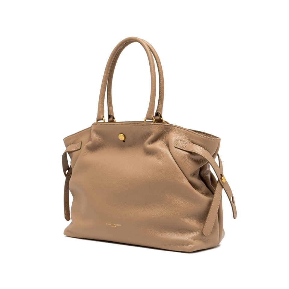 Borsa CLAUDETTE in pelle martellata di Gianni Chiarini, elegante e versatile con dettagli distintivi.