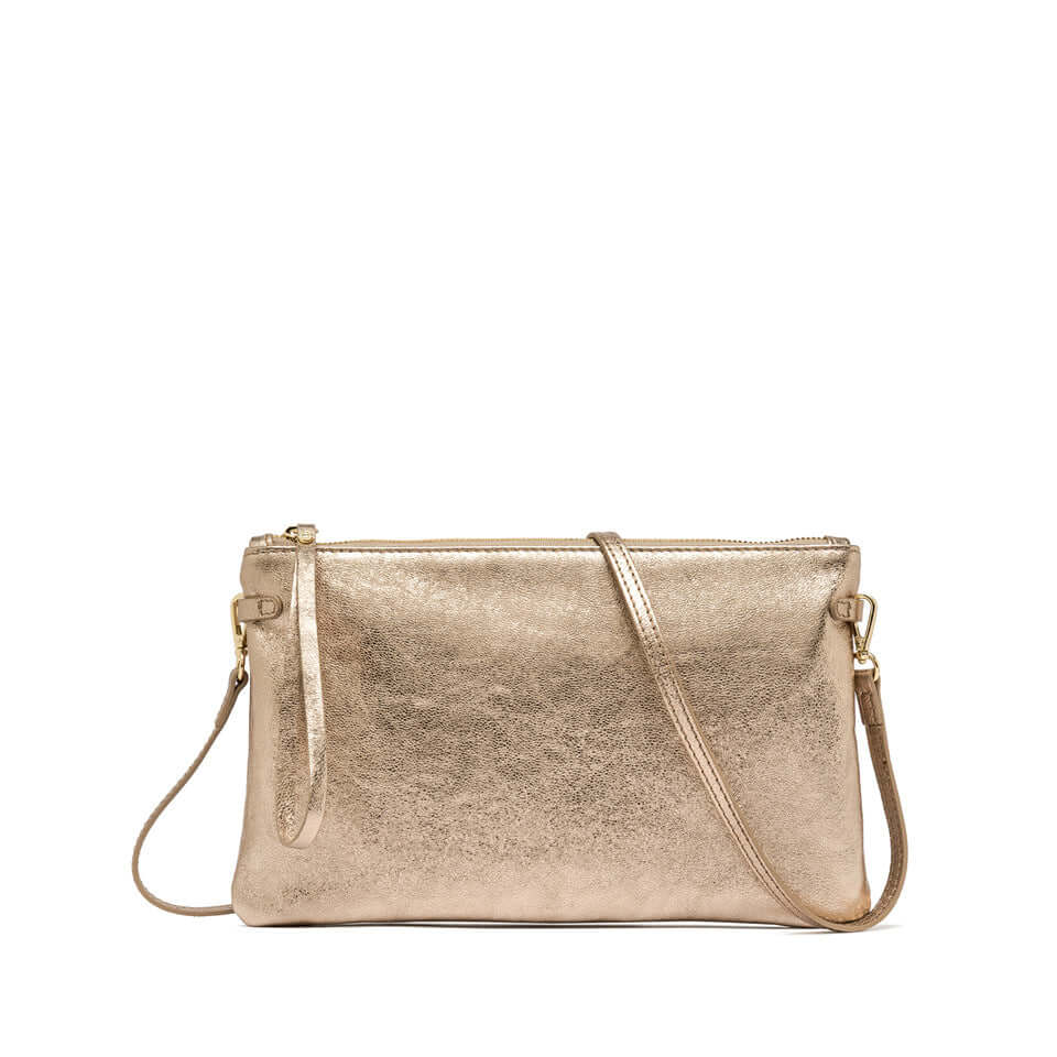 Clutch HERMY di Gianni Chiarini in pelle martellata oro, con zip a contrasto e tracolla removibile.